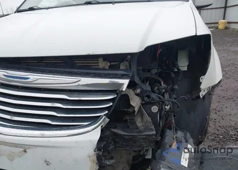 2016 Chrysler Town & Country Touring from USA, damaged, VIN 2C4RC1BG2GR306017